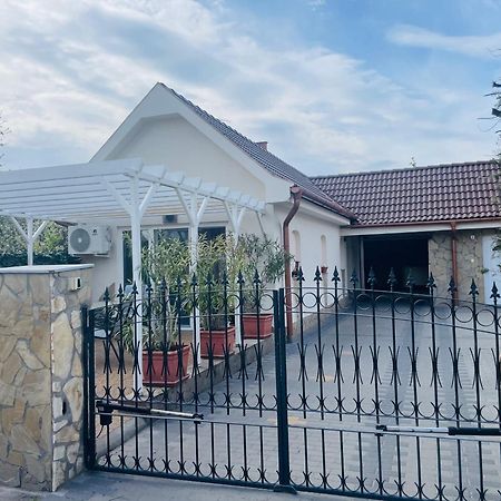 Thermal Garden Weninger Apartmanok Kiskunhalas Εξωτερικό φωτογραφία