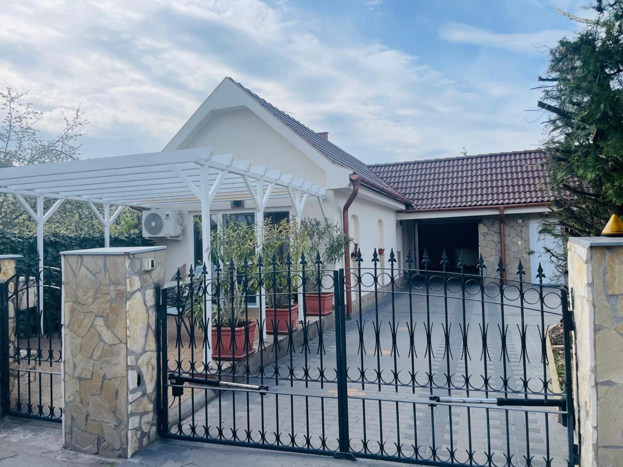 Thermal Garden Weninger Apartmanok Kiskunhalas Εξωτερικό φωτογραφία